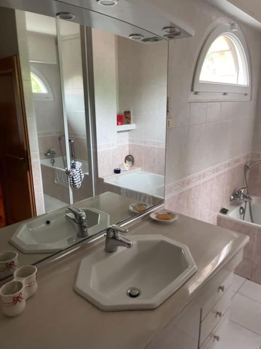 סן-ז'אן-דה-לוז Belle Villa Basque Avec Piscine Et Jardin De 3000M2 מראה חיצוני תמונה